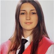Profesora de inglés desde infantil hasta bachillerato. Estudio Traducción e Interpretación.